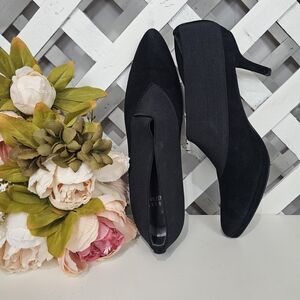 Elegant Black Women's Heeled Shoes Stuart Weitzman Size 9.5 N